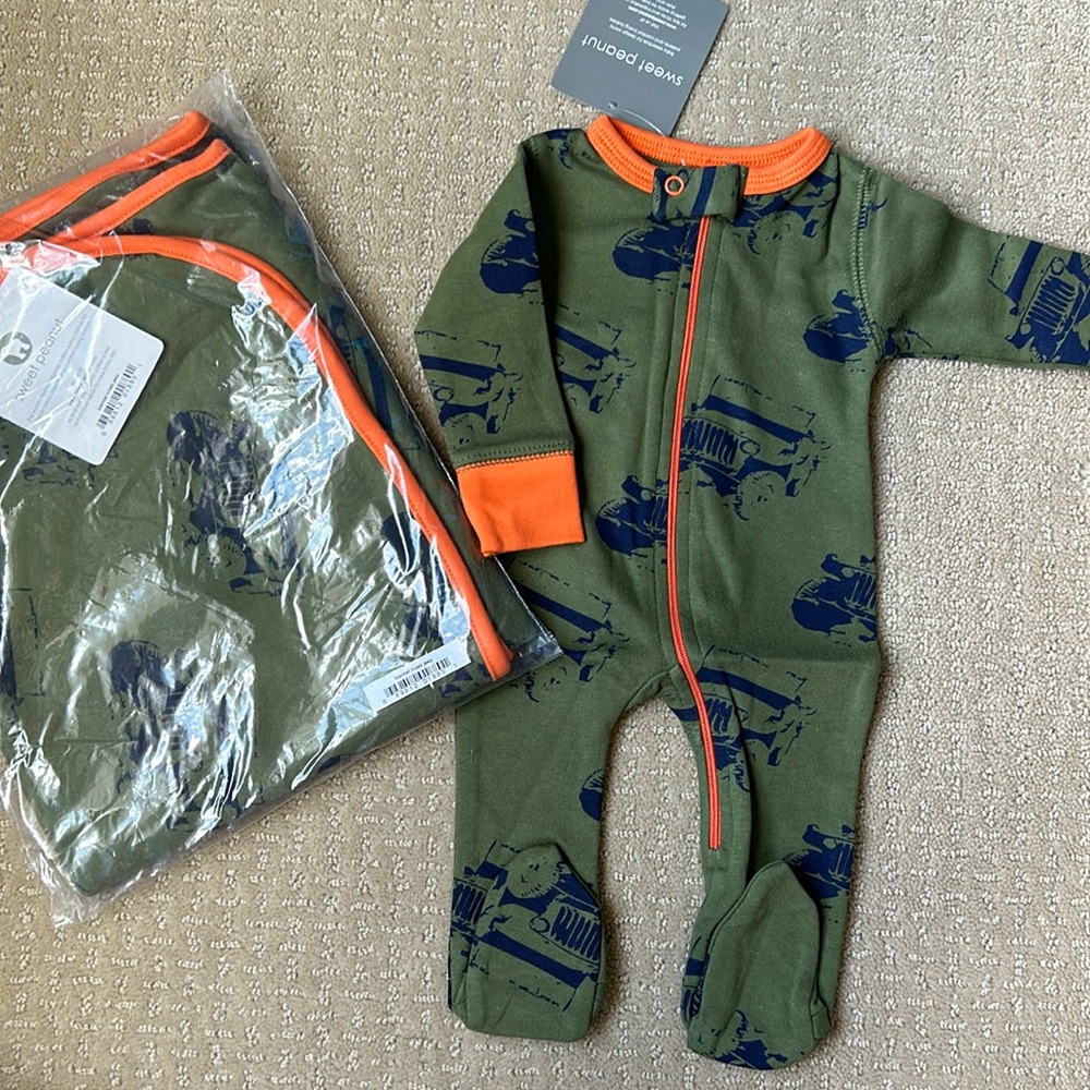 NWT Sweet Peanut Organic Footed Jeep Onepiece and Blanket Layette Set NB Size